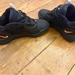 Nike PG 6 Paul George Men's Basketball Shoes Black/Gold Metallic, Size 9 Men